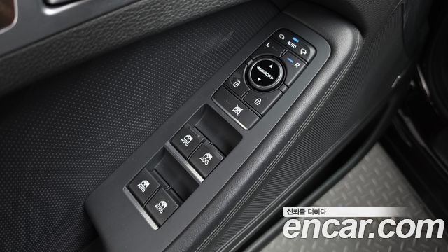 Genesis G80 2018 — photo 37