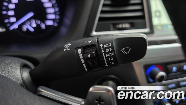 Genesis G80 2018 — photo 38