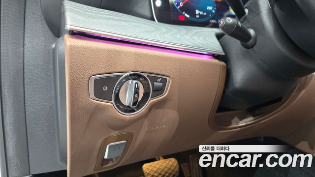 Mercedes-Benz E-Class 2022 — photo 20