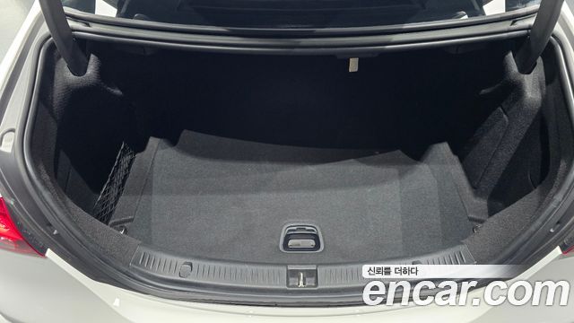 Mercedes-Benz E-Class 2022 — photo 26