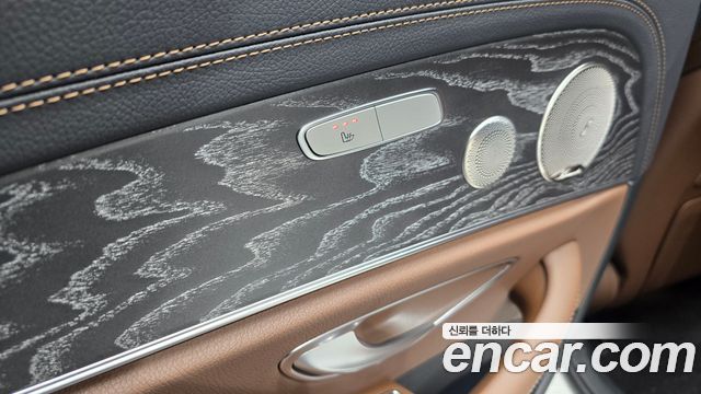 Mercedes-Benz E-Class 2022 — photo 28