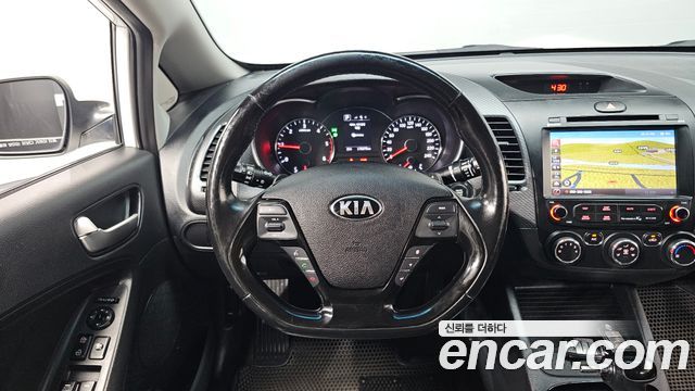 Kia K3 2018 — photo 21
