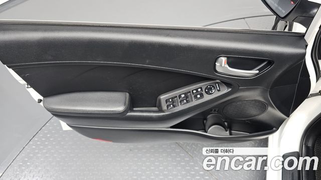 Kia K3 2018 — photo 14