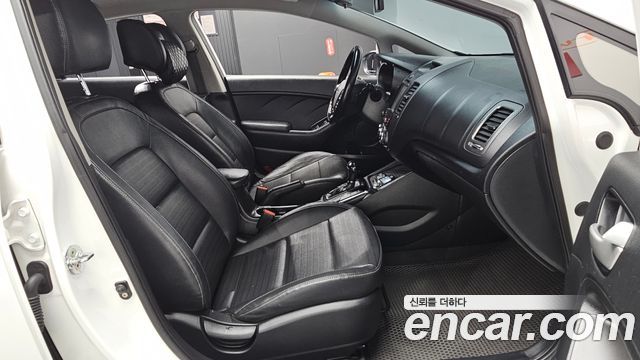 Kia K3 2018 — photo 16