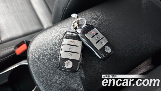 Kia K3 2018 — photo 32