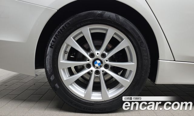 BMW 3-Series 2017 — photo 5