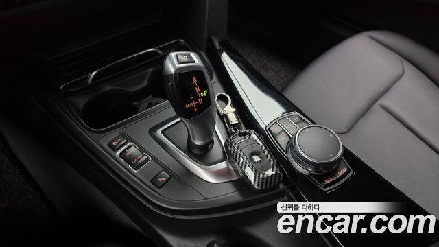 BMW 3-Series 2017 — photo 12