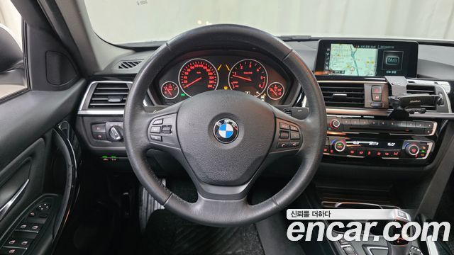 BMW 3-Series 2017 — photo 20