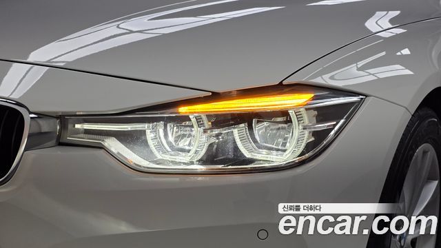 BMW 3-Series 2017 — photo 8