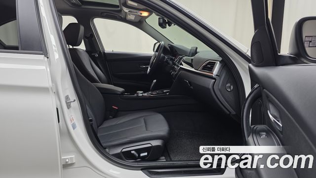 BMW 3-Series 2017 — photo 16