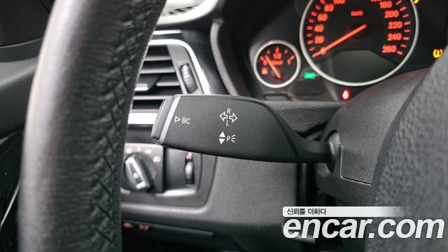 BMW 3-Series 2017 — photo 28