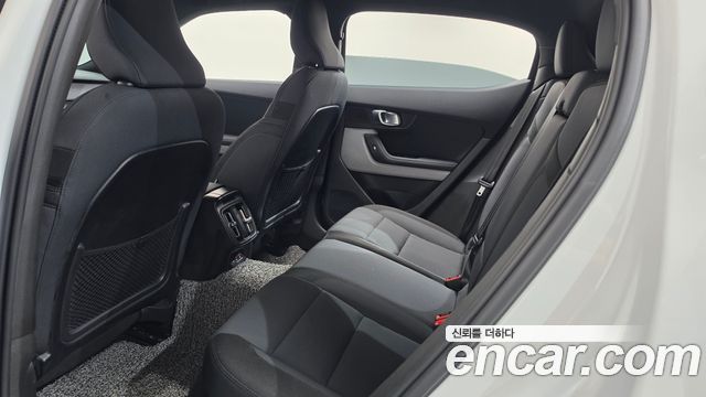 Polestar Polestar 2 2022 — photo 17