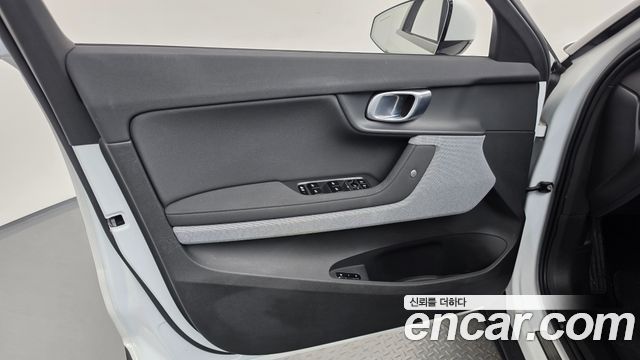 Polestar Polestar 2 2022 — photo 14