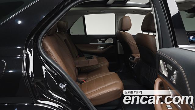 Mercedes-Benz GLE-Class 2024 — photo 17