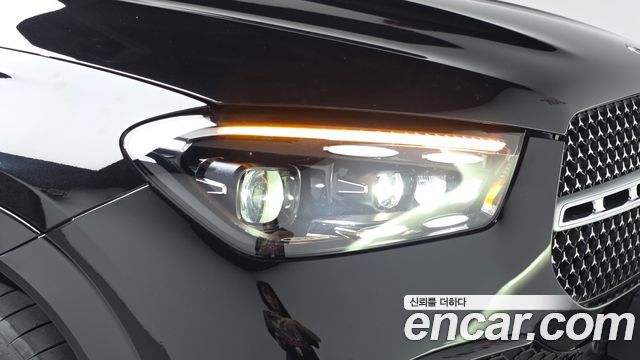 Mercedes-Benz GLE-Class 2024 — photo 8