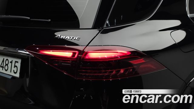 Mercedes-Benz GLE-Class 2024 — photo 9