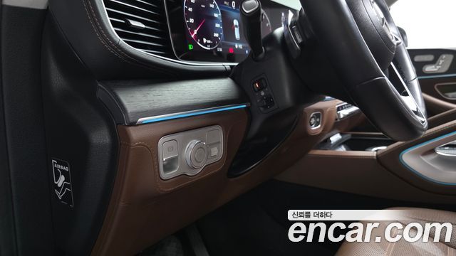 Mercedes-Benz GLE-Class 2024 — photo 30