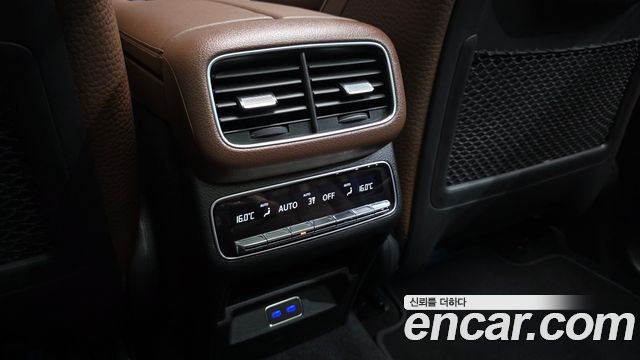 Mercedes-Benz GLE-Class 2024 — photo 31