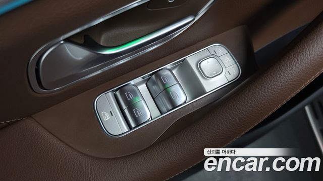 Mercedes-Benz GLE-Class 2024 — photo 38