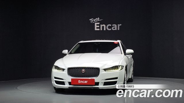 Jaguar XE 2017 — photo 3