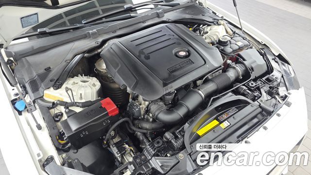 Jaguar XE 2017 — photo 6