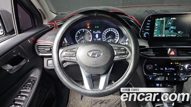 Hyundai Santafe 2019 — photo 18