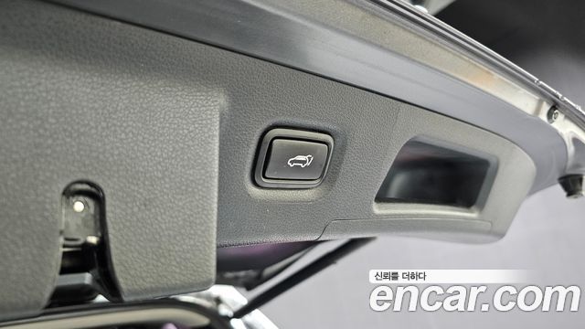 Hyundai Santafe 2019 — photo 28
