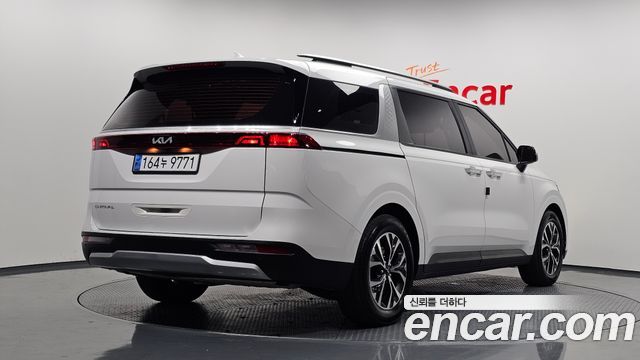 Kia Canival 2022 — photo 2