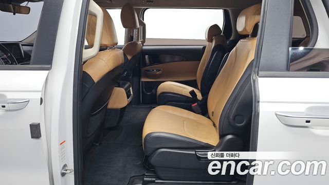 Kia Canival 2022 — photo 17