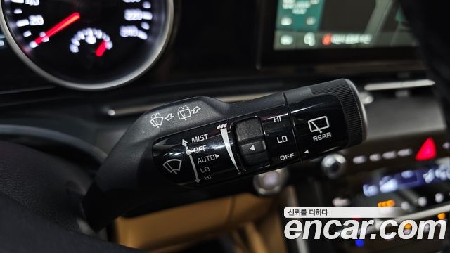 Kia Canival 2022 — photo 24