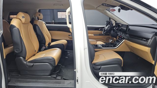 Kia Canival 2022 — photo 16