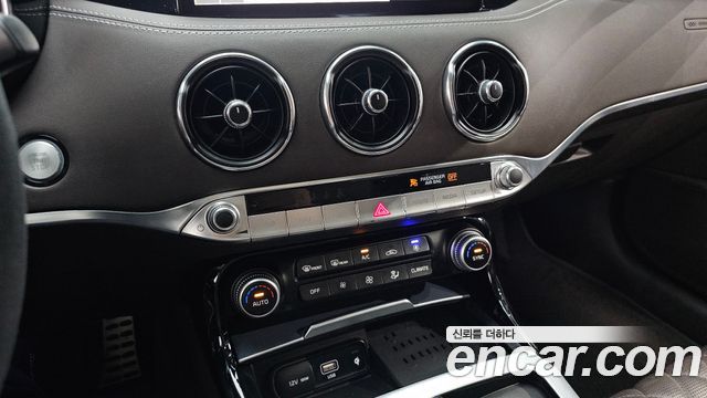 Kia Stinger 2021 — photo 17