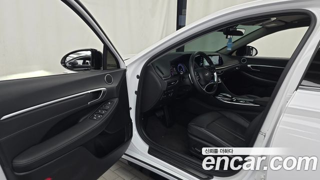 Hyundai Sonata 2022 — photo 13