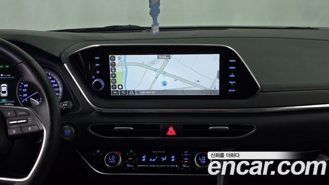 Hyundai Sonata 2022 — photo 18