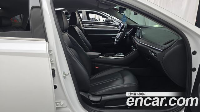 Hyundai Sonata 2022 — photo 16