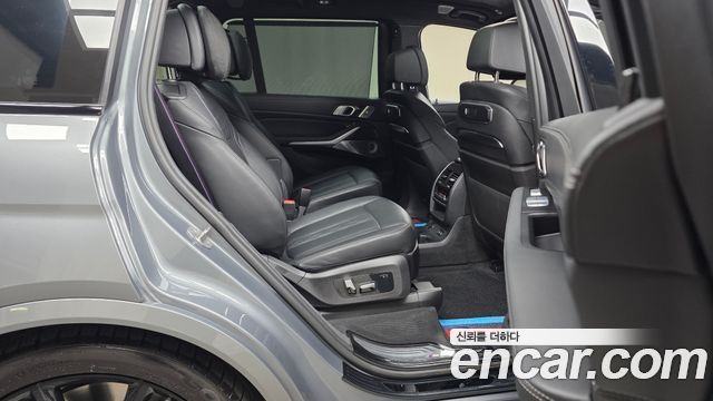 BMW X7 2023 — photo 17