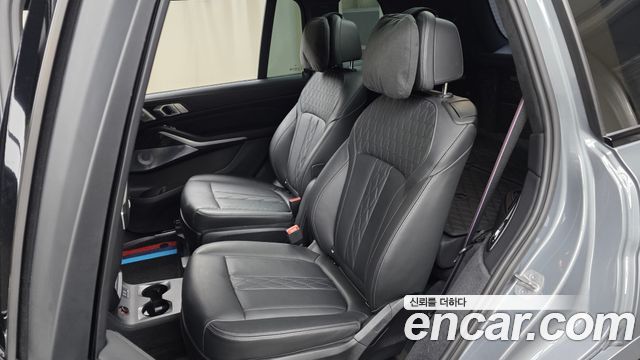 BMW X7 2023 — photo 18
