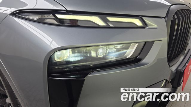 BMW X7 2023 — photo 8