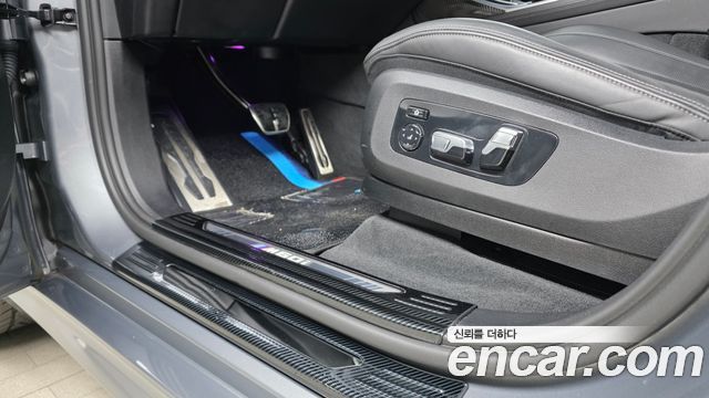 BMW X7 2023 — photo 35