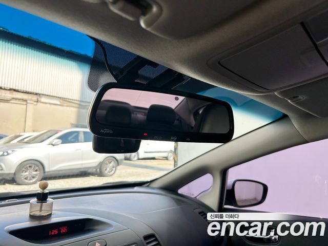 Kia K3 2013 — photo 11