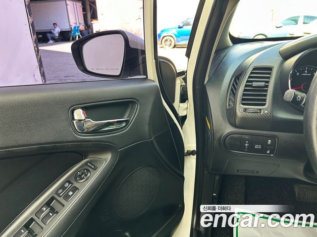 Kia K3 2013 — photo 12