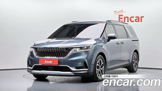 Kia Canival 2023 — photo 1