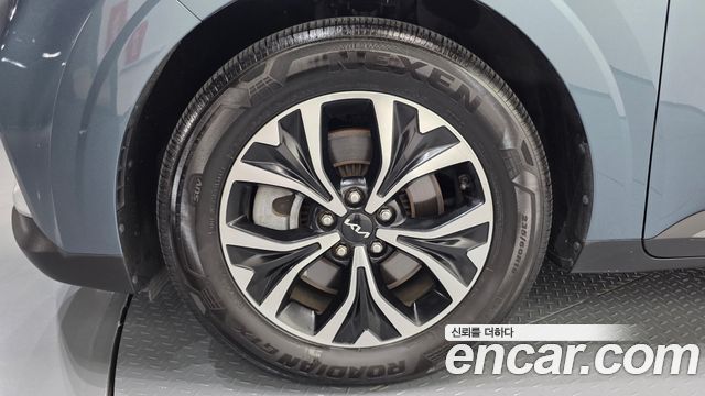 Kia Canival 2023 — photo 5