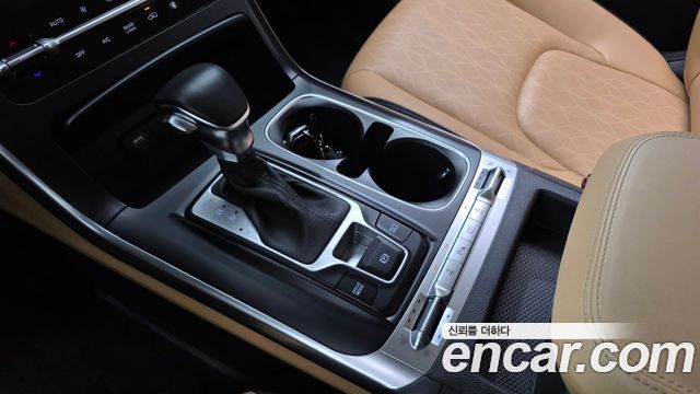 Kia Canival 2023 — photo 9