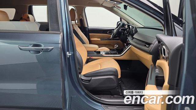 Kia Canival 2023 — photo 11