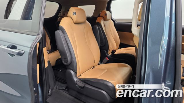 Kia Canival 2023 — photo 12
