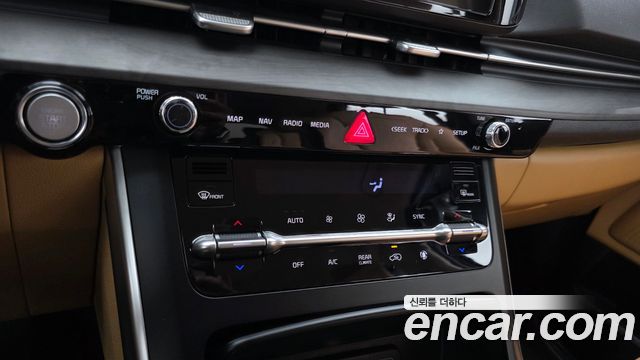 Kia Canival 2023 — photo 16