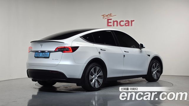 Tesla Model Y 2022 — photo 2