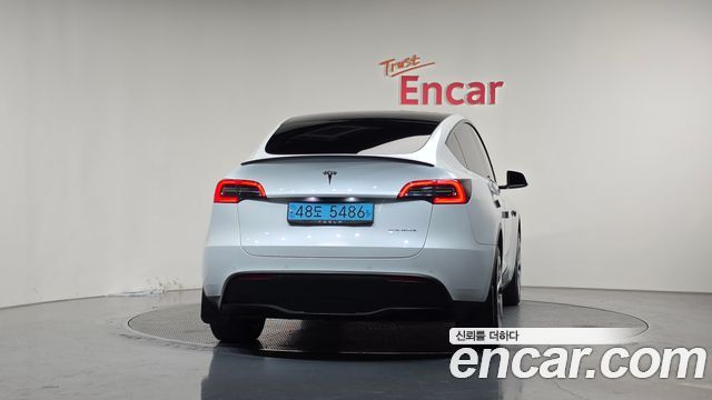 Tesla Model Y 2022 — photo 4