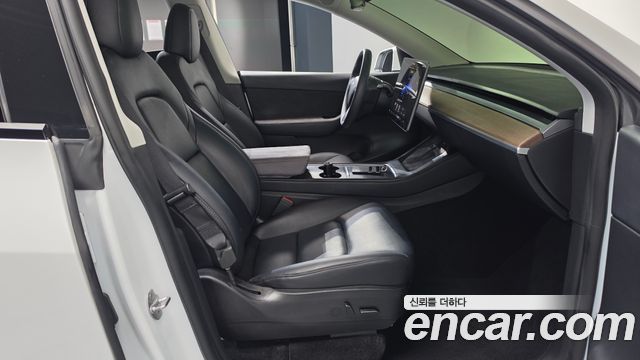 Tesla Model Y 2022 — photo 16
